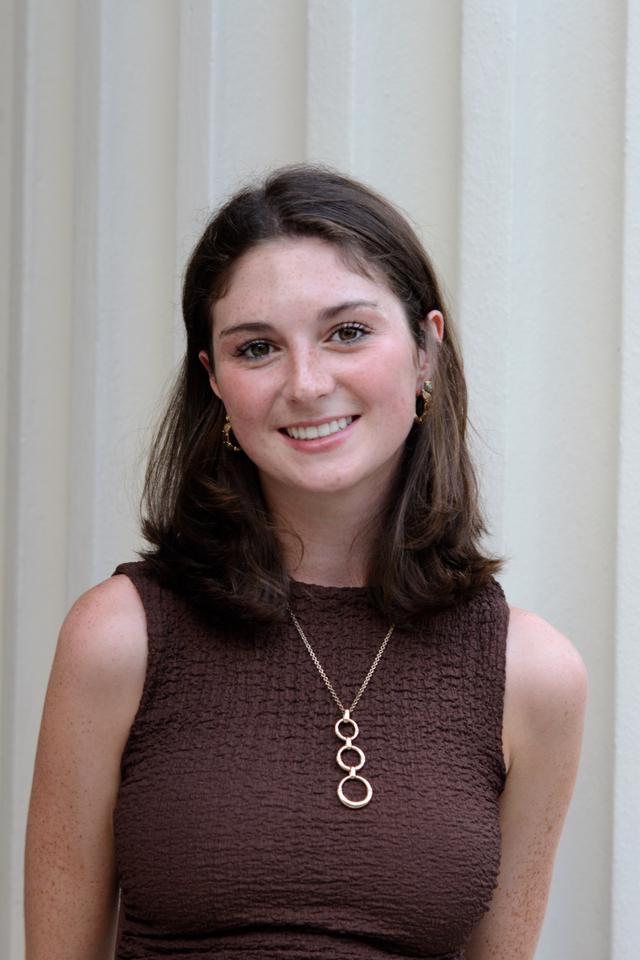 Abby Barnes headshot